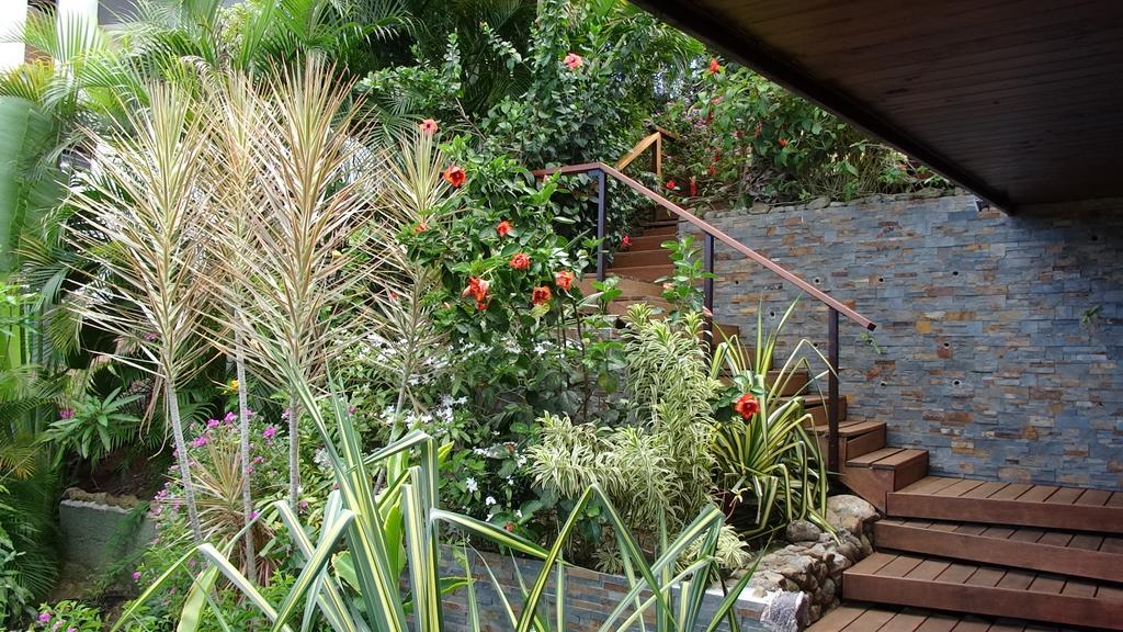 Fare Sunny Hotel Punaauia  Exterior photo